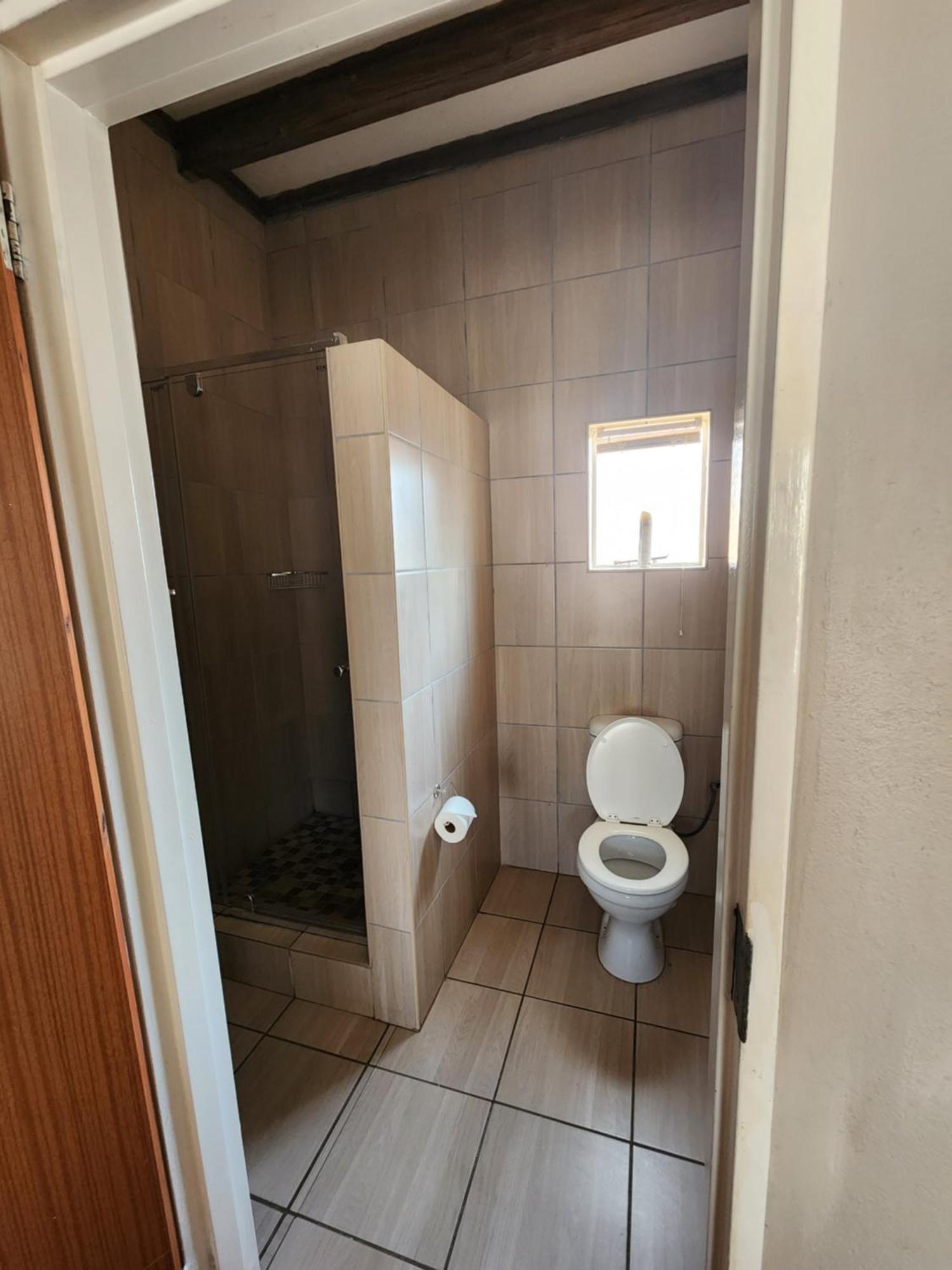 Midway Overnight Rooms Кимберли Номер фото