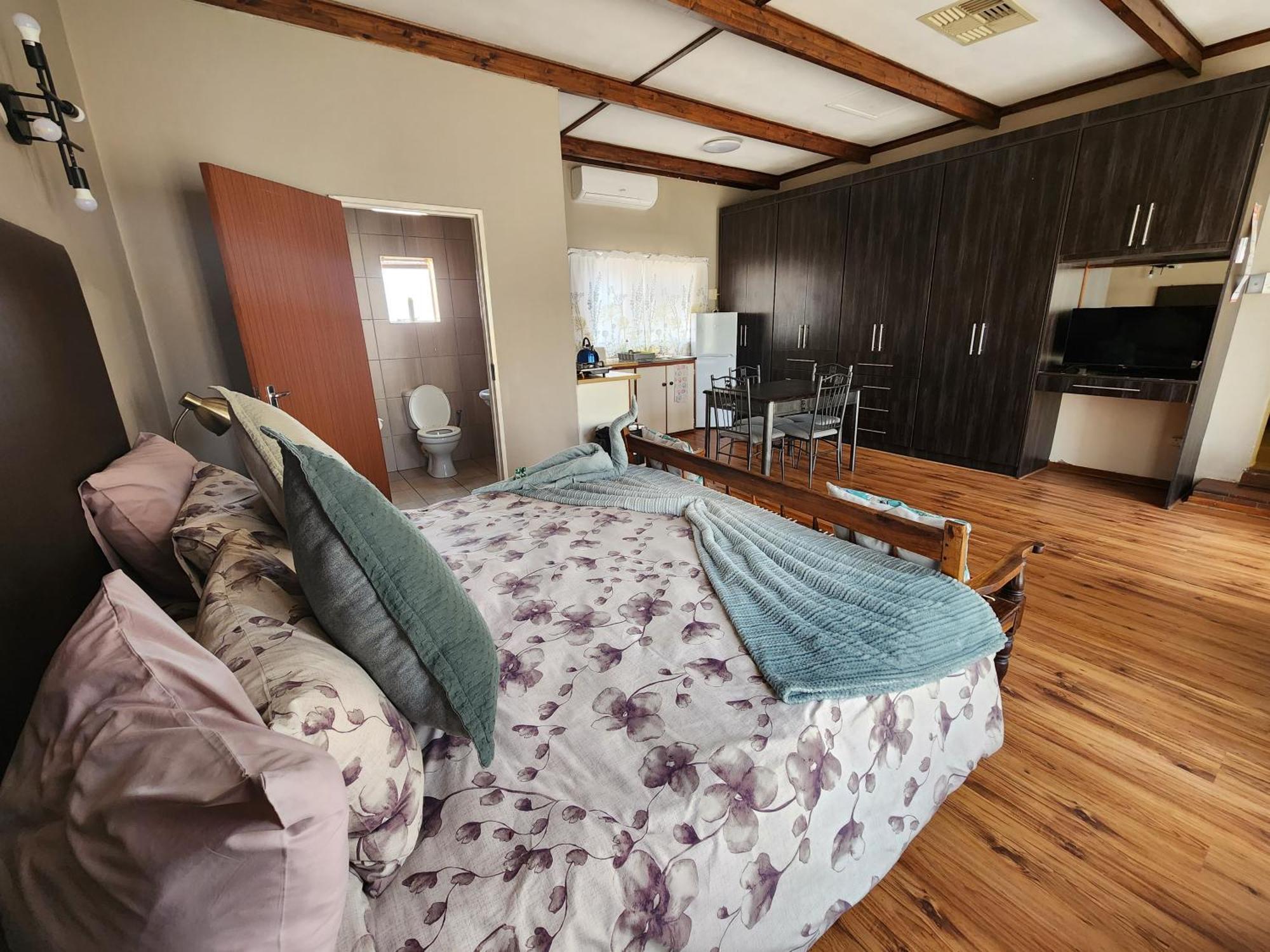Midway Overnight Rooms Кимберли Номер фото